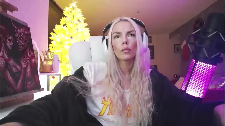 tinykylie Live Sex December 17, 2025