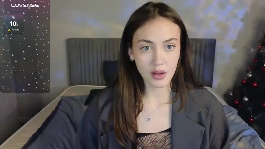 SaraMoren0 Live Sex December 17, 2025