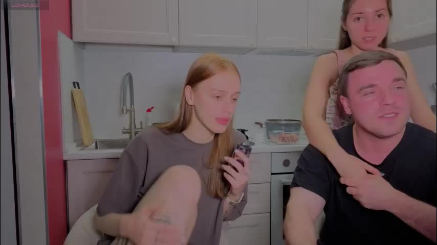 ihavepaws33 Live Sex December 17, 2025