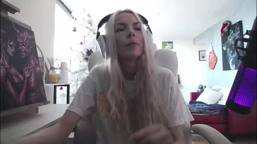tinykylie Live Sex December 17, 2025