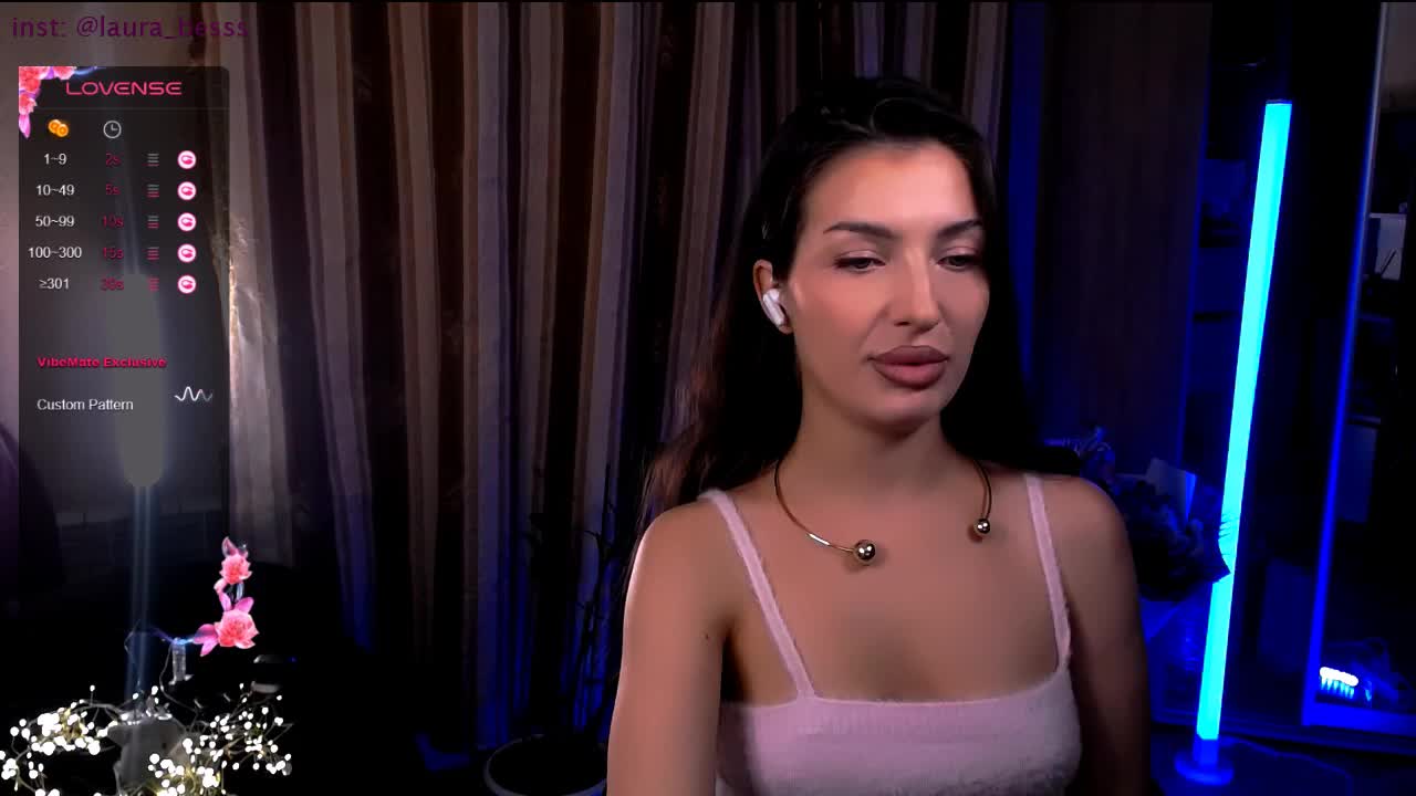 LauraBess Live Sex December 17, 2025