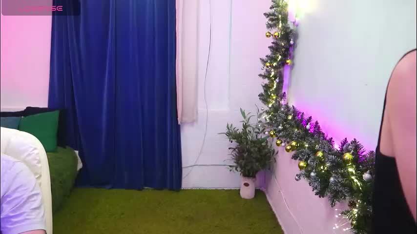 alisaaleks Live Sex December 17, 2025