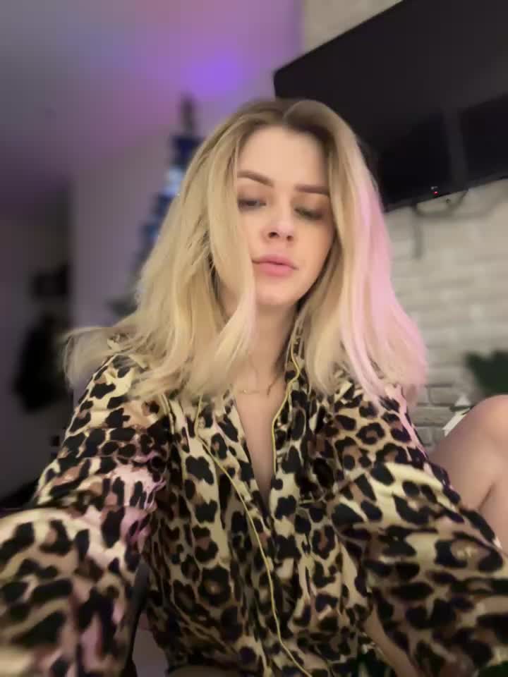 Love_Bri Live Sex December 17, 2025