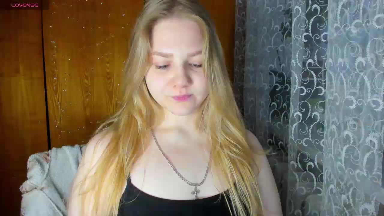Emma-Frizea Live Sex December 17, 2025