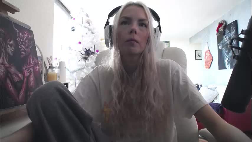 tinykylie Live Sex December 17, 2025
