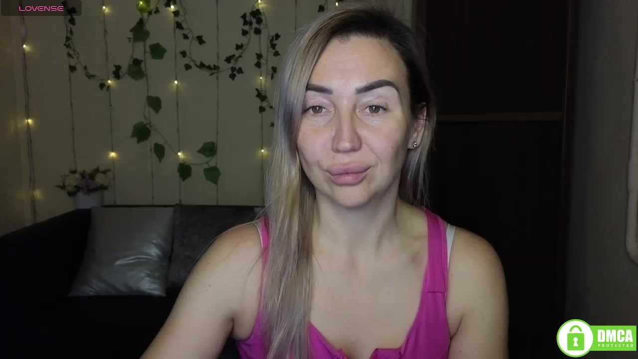 Jullyblondkiss Live Sex 2025.12.18