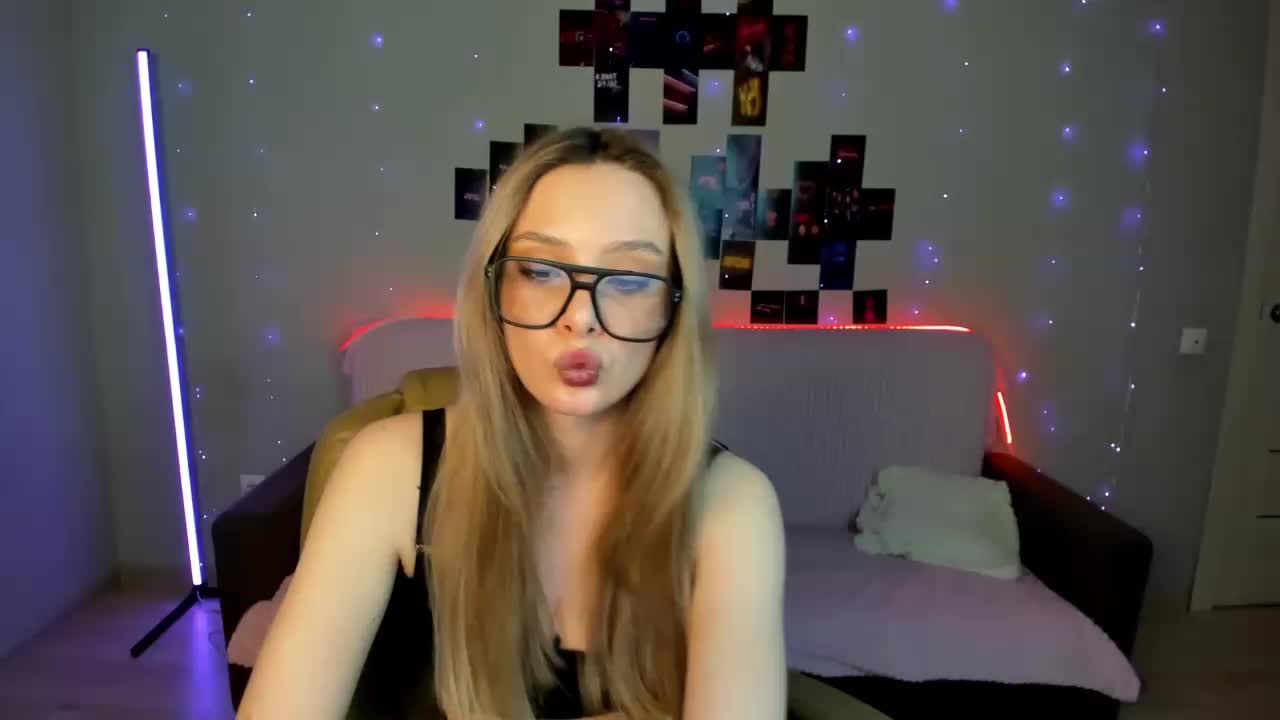 Suzie-Q69 Live Sex 2025.12.18