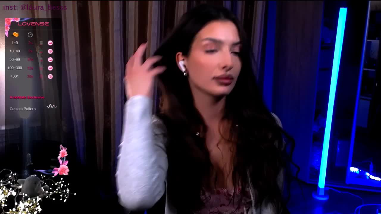 LauraBess Live Sex 2025.12.18