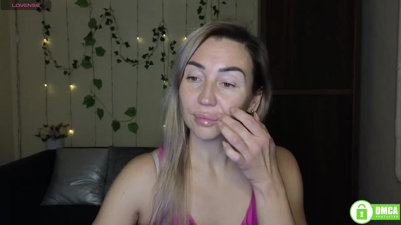 Jullyblondkiss Live Sex 2025.12.18