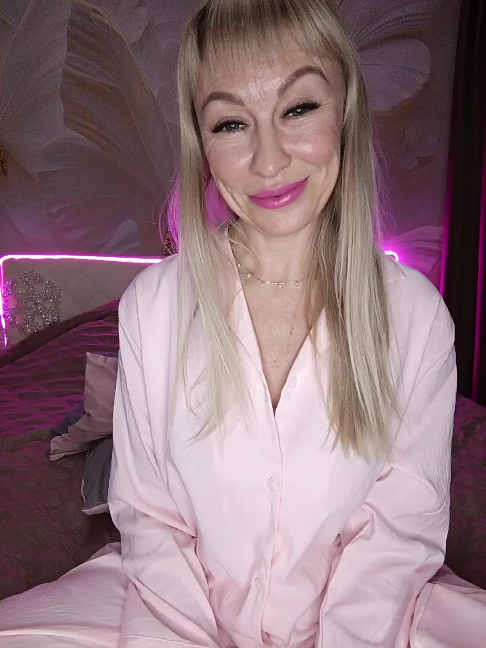 Blondi_Love Live Sex December 22, 2025