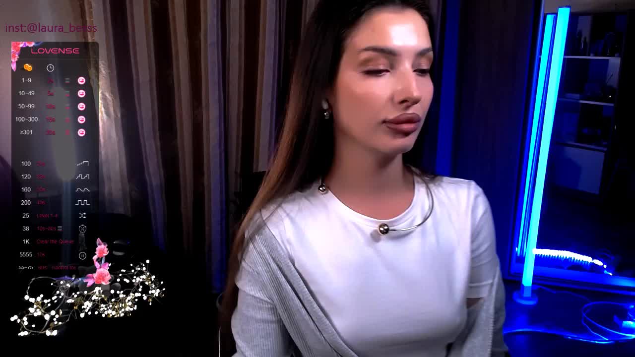 LauraBess Live Sex 2025.12.22