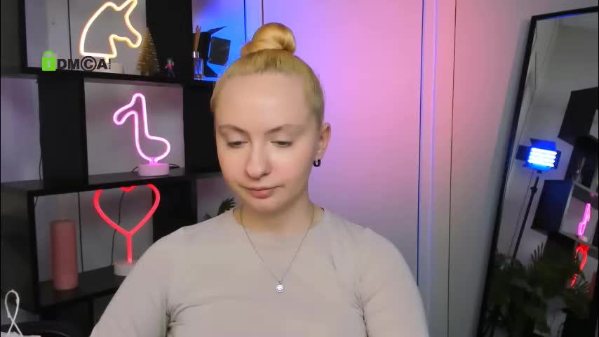 mila_glow Live Sex December 22, 2025