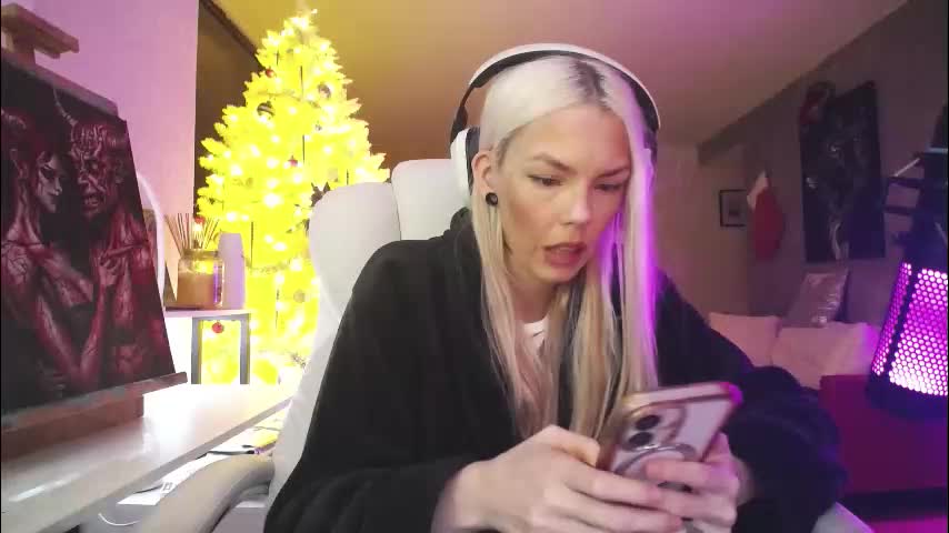 tinykylie Live Sex December 22, 2025