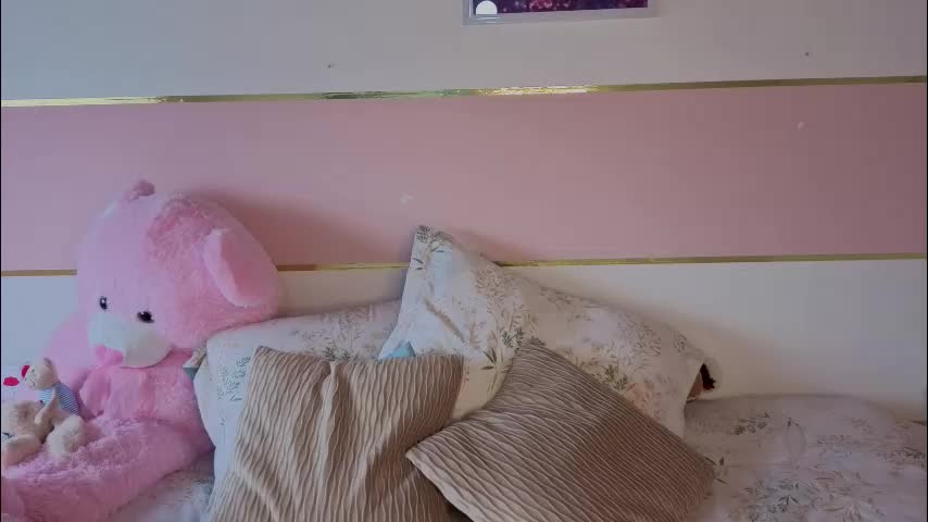 charlote__miller Live Sex December 22, 2025