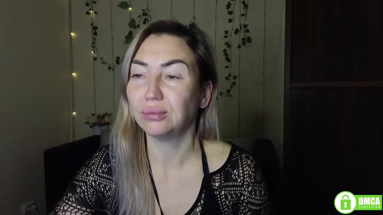 Jullyblondkiss Live Sex December 22, 2025