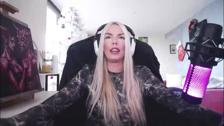tinykylie Live Sex December 23, 2025