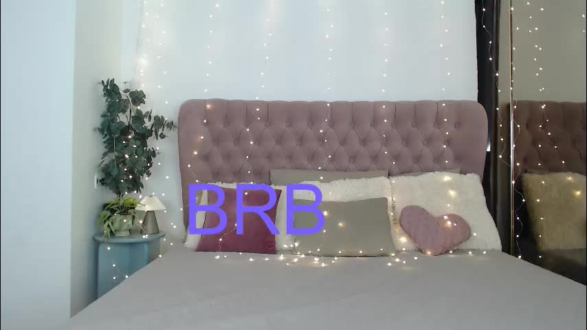 little_cu1tie Live Sex December 23, 2025