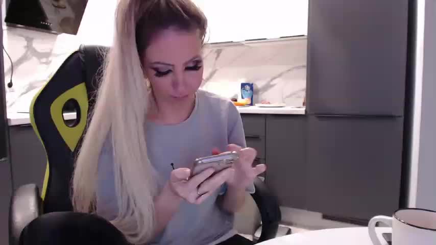 blondalina Live Sex December 24, 2025