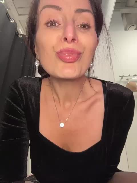 _AnnaMaria_ Live Sex December 24, 2025