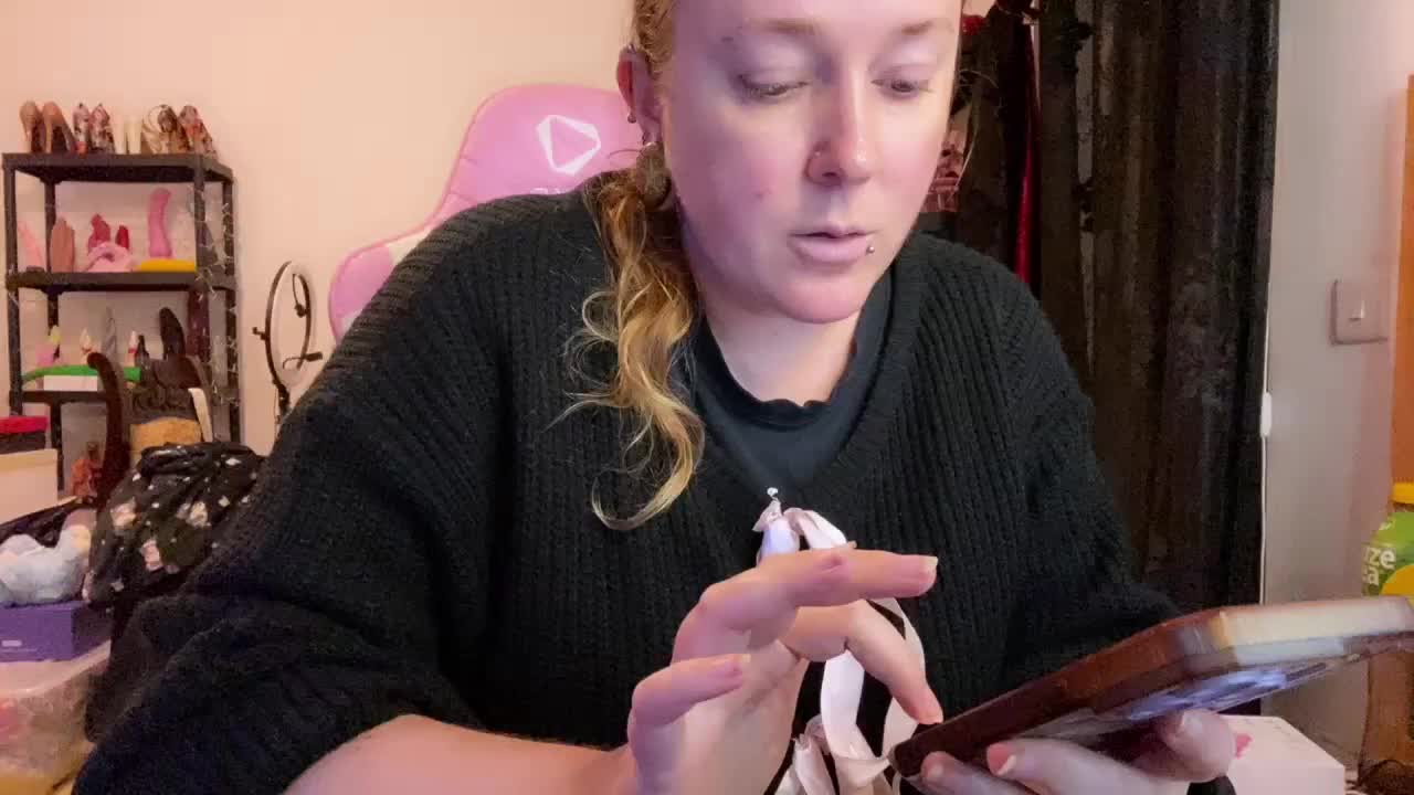 NylonQueen Live Sex December 24, 2025