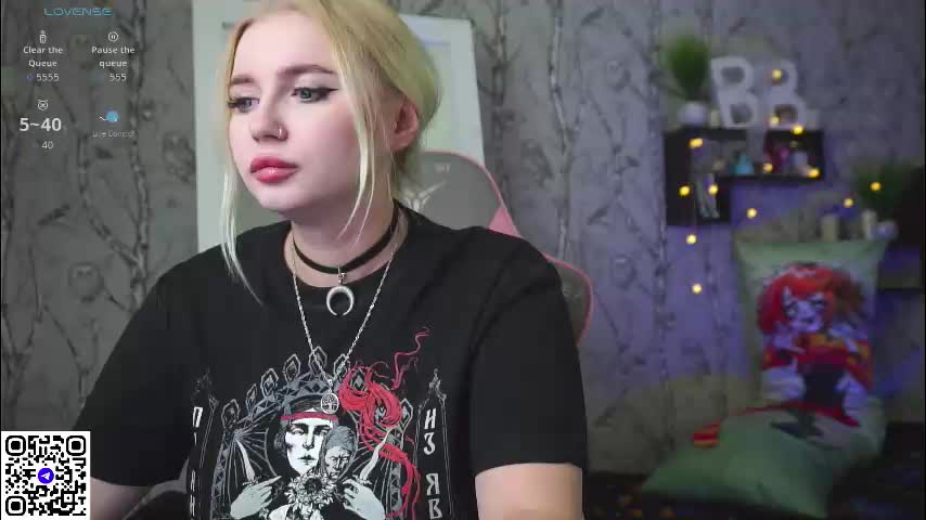 moon_valkyriie Live Sex December 24, 2025