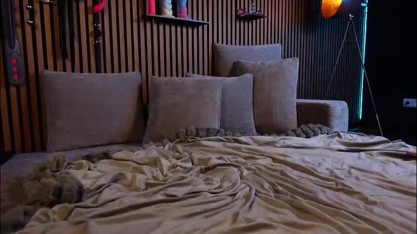 izzy_inked Live Sex December 24, 2025