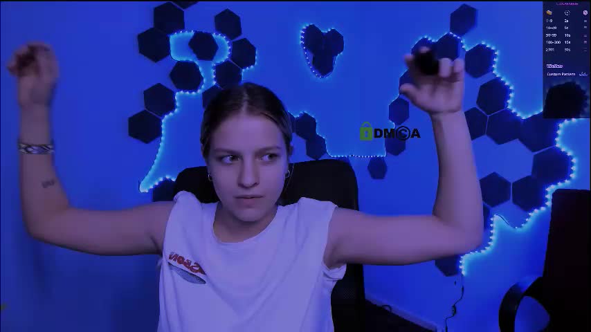 mona_cloud Live Sex December 24, 2025