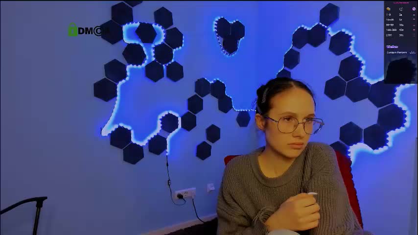 mona_cloud Live Sex December 24, 2025