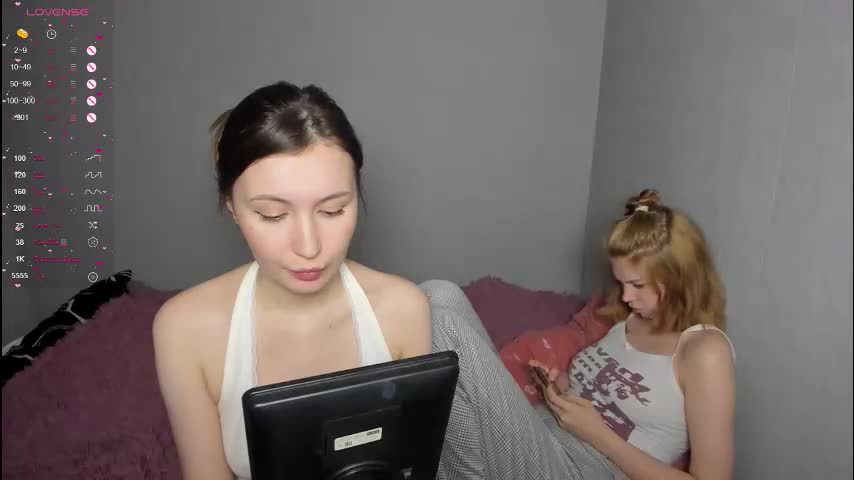 eumomino Live Sex December 24, 2025