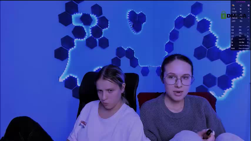 mona_cloud Live Sex December 24, 2025