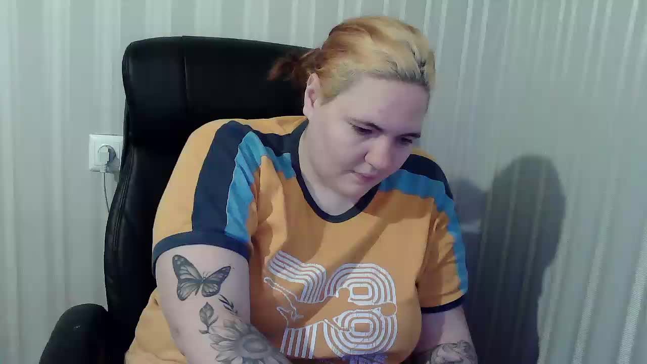 XLisaBlueX Live Sex December 25, 2025