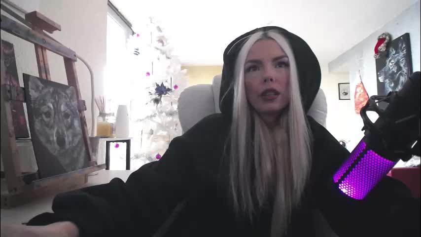 tinykylie Live Sex December 25, 2025