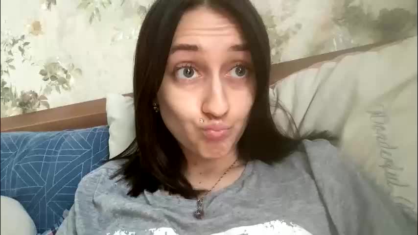 viktoria9898 Live Sex December 25, 2025