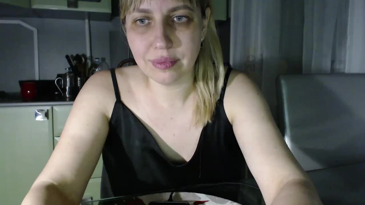 Karmella Live Sex December 25, 2025