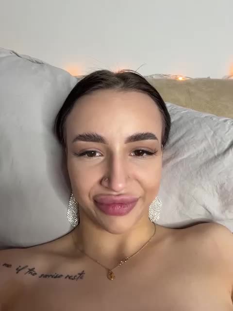 AdeleLaCroix Live Sex December 25, 2025