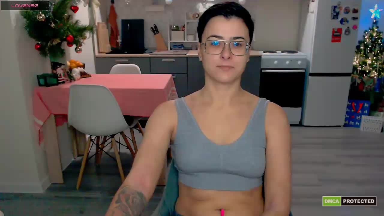 Sashanotfound Live Sex December 25, 2025