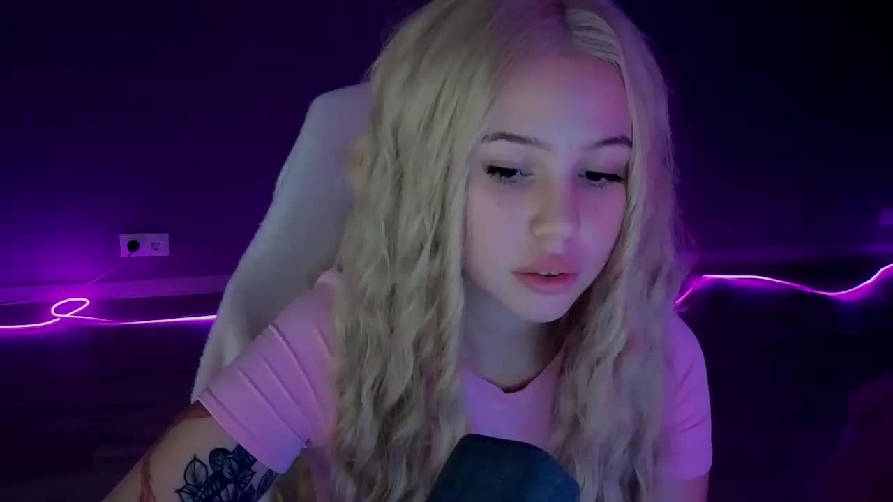 dikidii Live Sex December 25, 2025