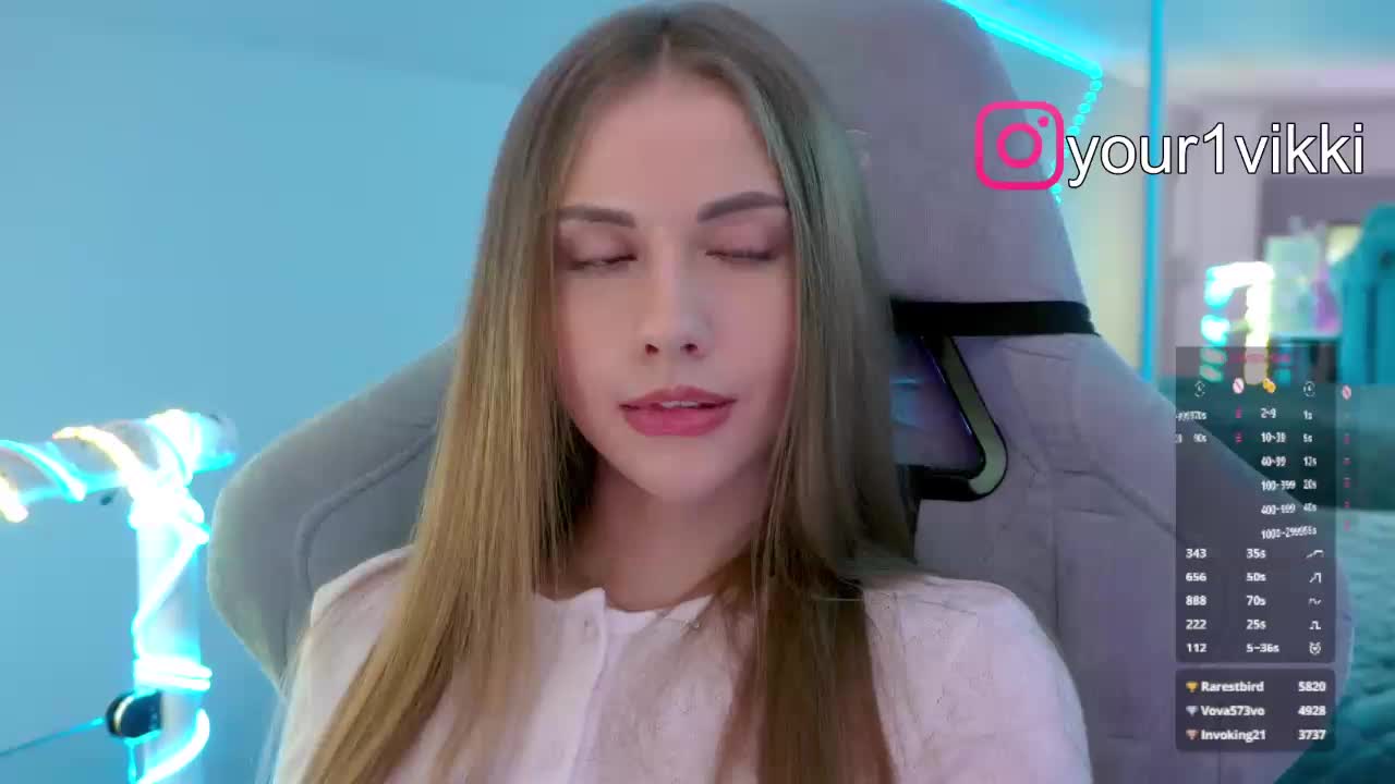 VikkiExtraCheese Live Sex December 25, 2025