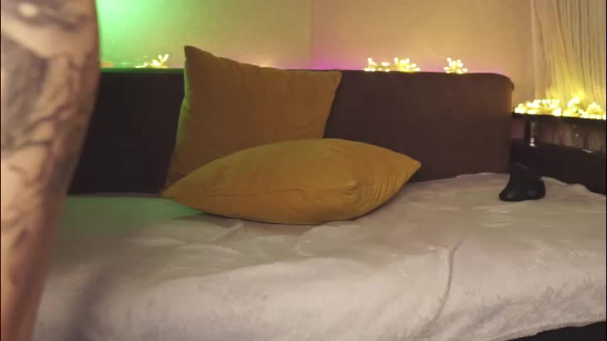 llittle_mi Live Sex December 26, 2025