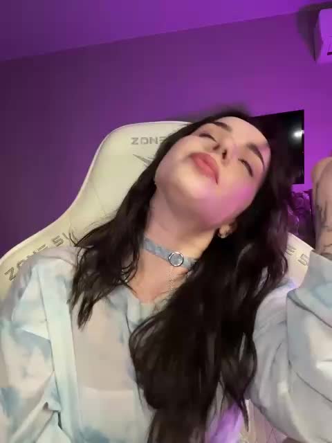 MiniNika Live Sex December 26, 2025