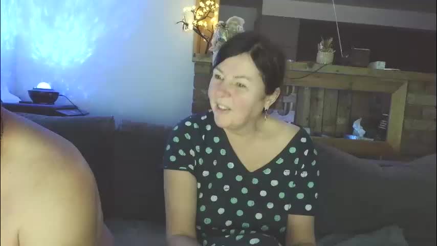 sanroom Live Sex December 26, 2025