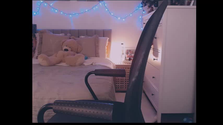 julialiones Live Sex December 27, 2025