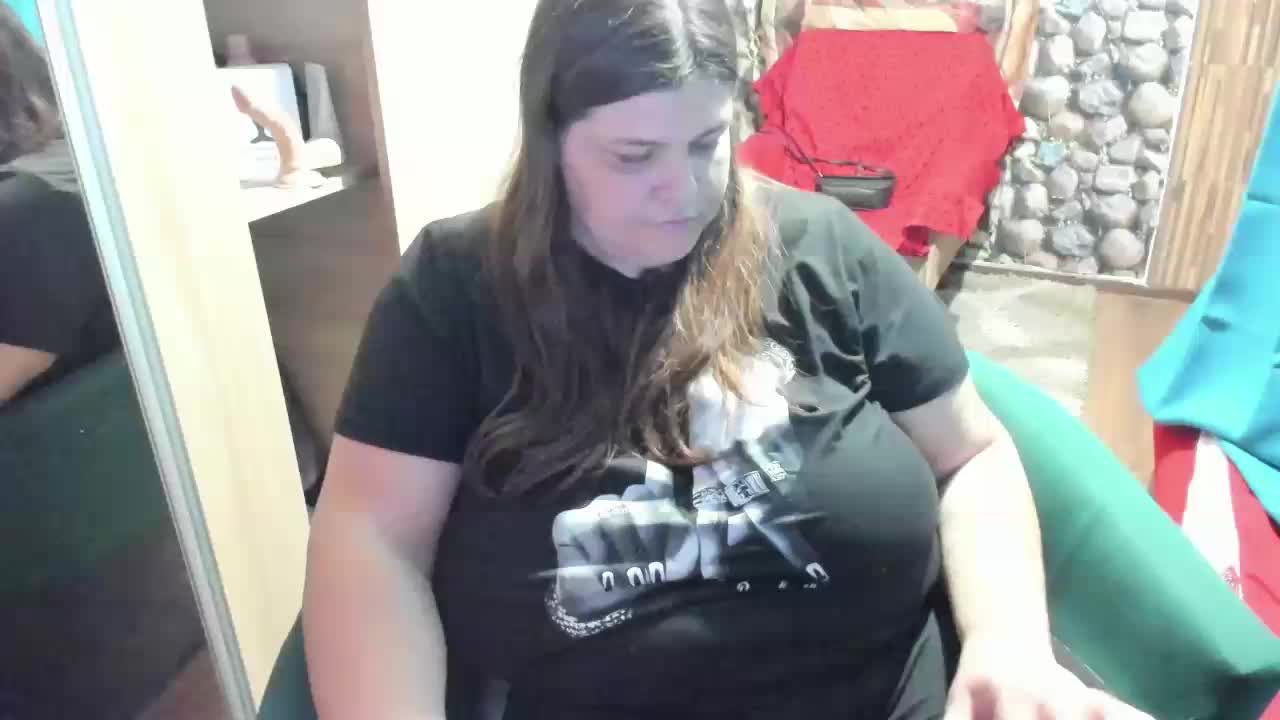 Ionysexylips69 Live Sex December 28, 2025