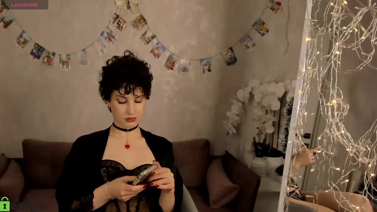 AdelinePerle Live Sex December 28, 2025