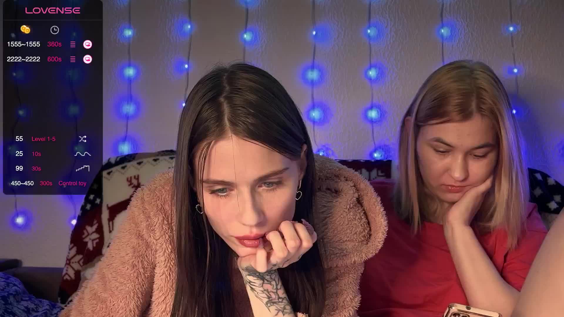 _Two_Chicks_ Live Sex December 29, 2025