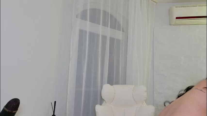 monique_a Live Sex December 29, 2025