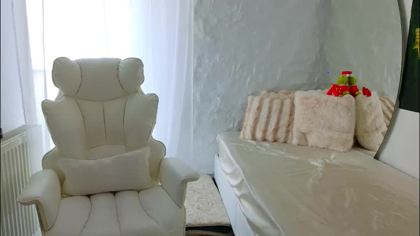 monique_a Live Sex December 29, 2025