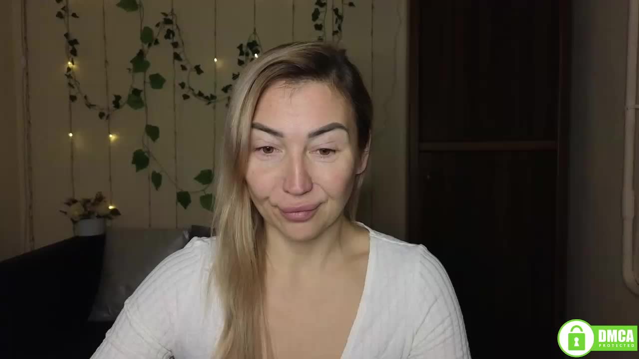 Jullyblondkiss Live Sex January 6, 2026