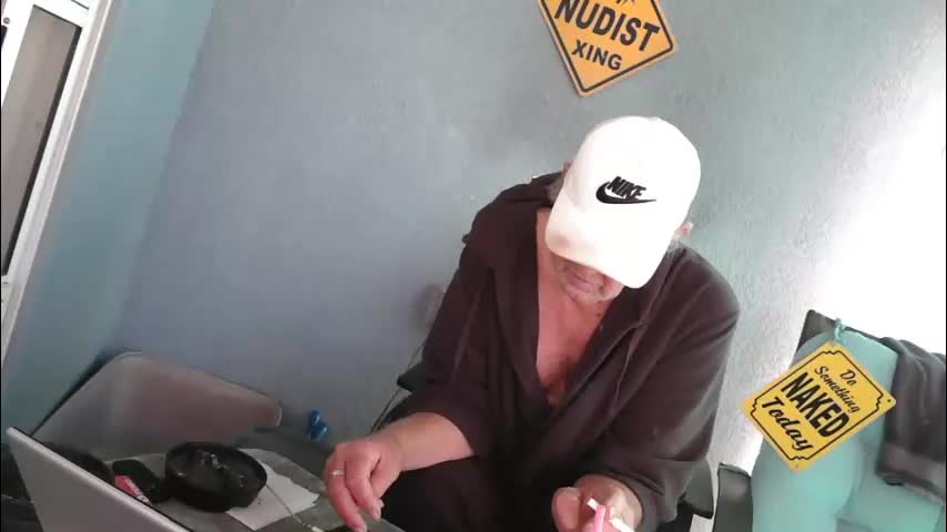 smallpenisbigtongue Live Sex January 6, 2026