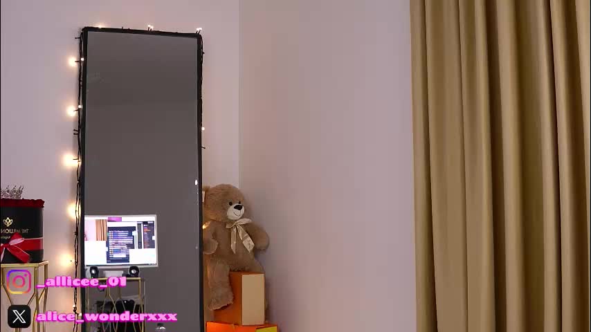 vanessasimon Live Sex January 6, 2026